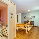 Prázdninový dům Gorgeous In With Sauna Malinska